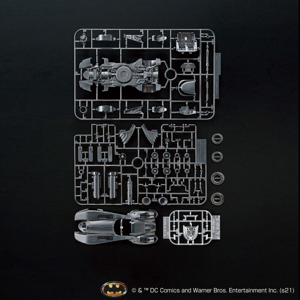 1/35 SCALE MODEL KIT BATMOBILE (BATMAN Ver.) —  — Bandai Hobby